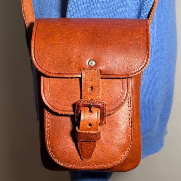 Handbags - Classic Brown Leather Crossbody